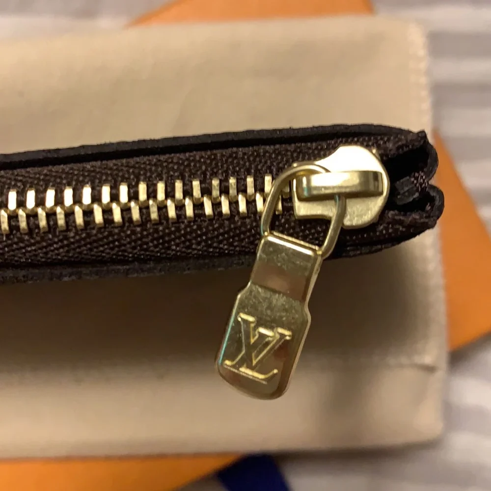 New Never Used Louis Vuitton Key Pouch - Picture 2 of 5